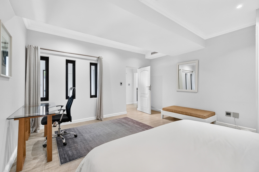 To Let 4 Bedroom Property for Rent in Camps Bay Western Cape